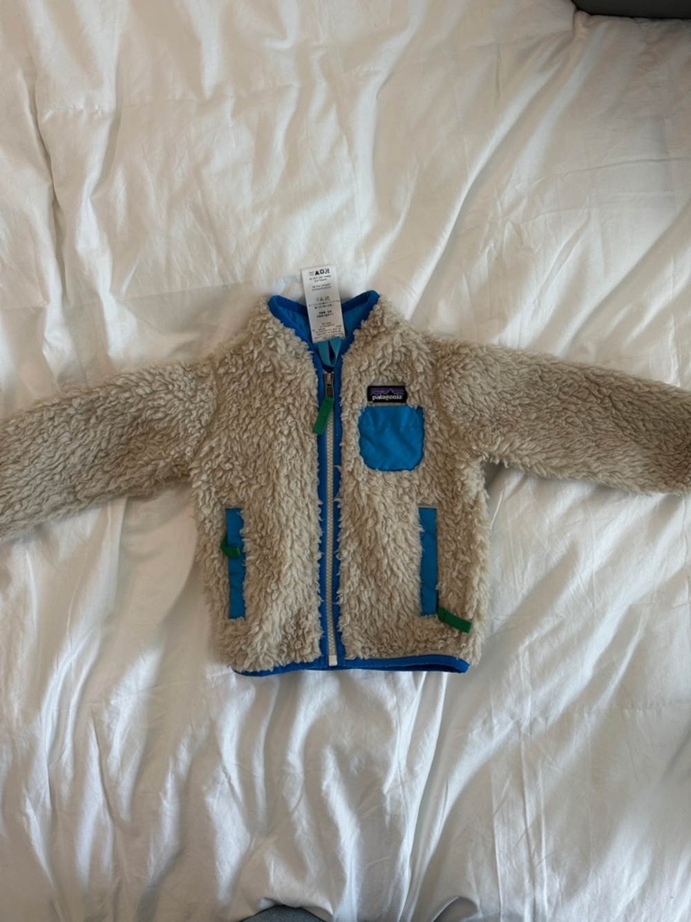 Patagonia Kids Sherpa Jacket in Beige with Blue Accents